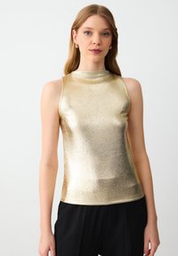 SLIM FIT NECK SLEEVELESS BRIGHT - Top - gold