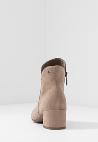 Tamaris Tronchetti - taupe