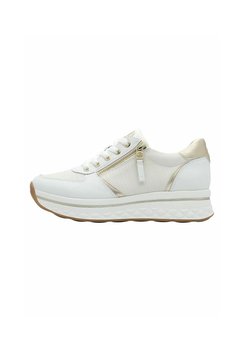 Sneaker bianco con dettagli dorati, pannelli di tessuto testurizzati, design con lacci, cerniera laterale e suola spessa e scolpita con un motivo a diamante.