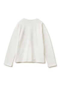 Biała koszula z długim rękawem, z okrągłym dekoltem, wykonaną z miękkiej bawełny, o prostym dole; bez nadruków ani zdobień z tyłu.