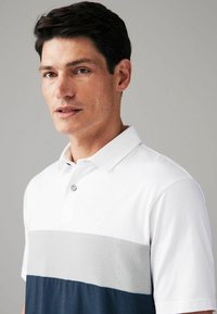 Next CHEST BLOCK STANDARD - Pikeepaita - grey white