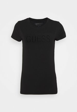 Musta vartalonmyötäinen lyhythihainen t-paita, jossa on kohokuvioitu "GUESS"-logo rinnassa ja pyöreä kaula-aukko.