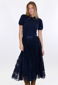 PEPPERCORN GRETA  - Plooirok - navy