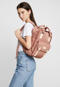 Doughnut MACAROON - Rucksack - chestnut