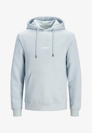 Hele sinine kapuutsiga dressipluus esitasku ja "JJ Studios" valge logoga, mis on asetatud rinna keskele, kapuuts nöörpaelaga ja soonilised mansetid.