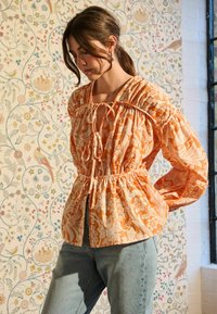 Next - LAYERED REGULAR FIT - Blouse - morris  co sunflower orange Miniatuurafbeelding 1