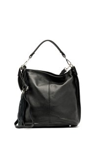 Borsa a spalla in pelle nera con superficie texturizzata, tracolla removibile e dettaglio con nappina appesa su un lato, su sfondo bianco.