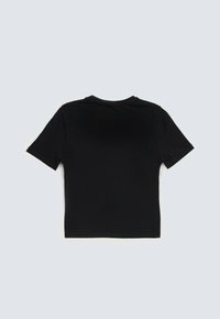 Czarna, gładka koszulka o krótkim rękawie leżąca płasko, widok z tyłu, na jasnoszarym tle.