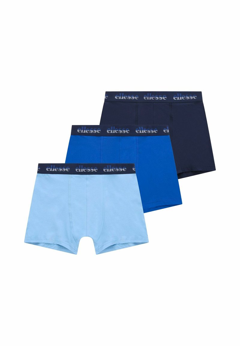 Drei Paare Herren-Boxershorts in Hellblau, Blau und Marineblau. Hergestellt aus weichem Stoff mit elastischen Taillenbündchen, die das Markenlogo tragen.
