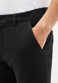 Next SLIM FIT - Pantalones chinos - black elasticated waist