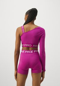 Nike Performance SHINE CROP  - Topper langermet - hot fuchsia/silver