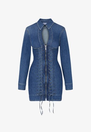 Abito aderente in denim blu con maniche lunghe, colletto, zip frontale, scollo a goccia e dettagli con lacci sul davanti.