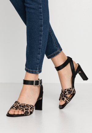 Sandaletter - cognac/sienna noir