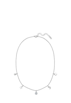 Collier en chaîne argentée avec cinq pendentifs : une étoile, une lune, un cercle texturé et deux petites pierres, avec un fermoir en homard et une extension.