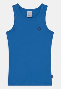 Blå bomulds tanktop med en rund halsudskæring, der har en lille sort fodboldgrafik på den øvre venstre side. Glat tekstur.