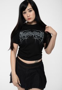 Paradiso Clothing BRING ME THE HORIZON METAL LOGO GENXSIS CROP  - Print T-shirt - black