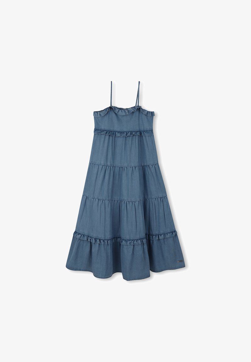 Blauwe tiered maxi-jurk met fijne schouderbandjes en ruches langs de halslijn en lagen, weergegeven op een witte achtergrond.