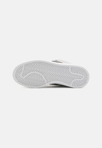 adidas Originals CAMPUS 00S - Sneakers - grey two/charcoal/footwear white