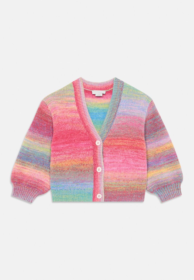 Adīta jaka ar pakāpeniskām krāsām rozā, zilā un dzeltenā tonī. Iemērks ar V-veida kakla izgriezumu, pūkainām piedurknēm un četriem baltiem pogām priekšpusē.