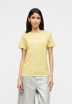 MINI STRASS TRIANGLE TEE - Základné tričko - new wax yellow cold