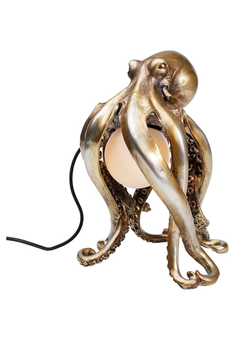 Lampe in Form eines bronzenen Krake mit detaillierten Tentakeln, die eine leuchtende runde Glühbirne halten, verbunden mit einem schwarzen Stromkabel.