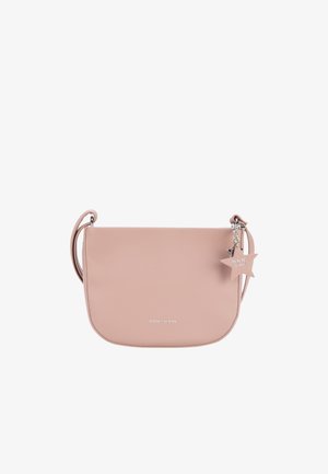 Crossbody taske i blush pink læder med sølv "JOOP! JEANS" logo og stjerneformet charm hængende på siden.