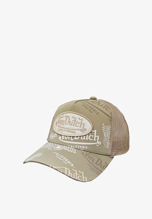 Gorra beige con visera curva, parte trasera de malla y logotipo bordado de "Von Dutch". Presenta gráficos repetidos en beige claro en la parte frontal.