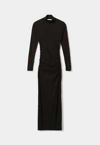 Robe noire à manches longues en tissu côtelé, avec un col montant et des détails froncés sur les côtés, créant une silhouette cintrée.