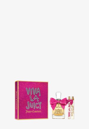 Le coffret cadeau Juicy Couture Viva La Juicy rose vif comprend un flacon de parfum avec un nœud rose et deux petits flacons vaporisateurs.