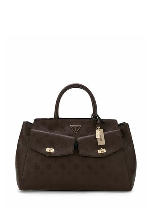 Sac à main Guess marron foncé avec deux poches avant, ferrures dorées, motif de logo embossé et une poignée supérieure.