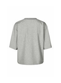 Graues, kurzärmeliges T-Shirt mit Rundhalsausschnitt aus Baumwollmischgewebe. Weiche Textur mit lässiger Passform und abgerundetem Saum. Keine sichtbaren Logos oder Muster.