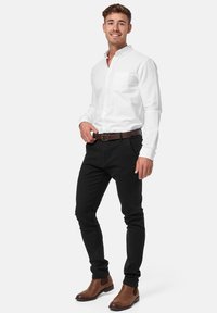 INDICODE JEANS BUCKNER - Chino hlače - black