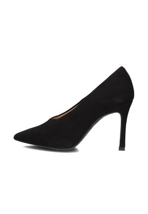 Escarpin noir en daim à talons hauts avec un bout pointu et un design épuré. Présente une finition mate et un talon aiguille mince.