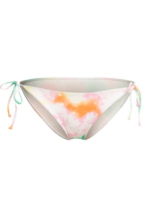 Bikiny ve stylu tie-dye v růžové, oranžové a zelené barvě. Mají měkkou tkaninu, nízký střih a nastavitelné postranní šňůrky.