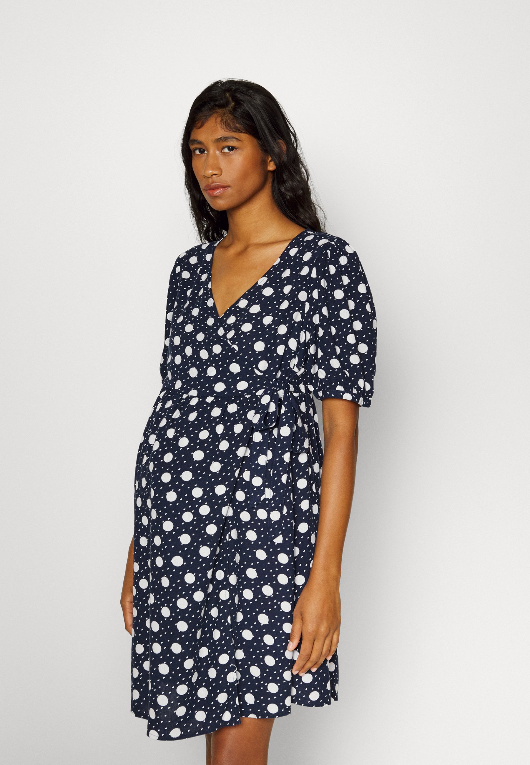 Vero Moda Maternity VMMJESMILO - Jersey dress - navy blazer/snow white dots/ blue - Zalando.ie