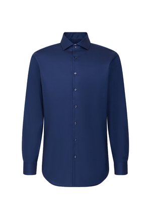 Langærmet skjorte i marineblå med knapper, klassisk krave og knaplukning ved håndleddene, pr�æsenteret mod en hvid baggrund.