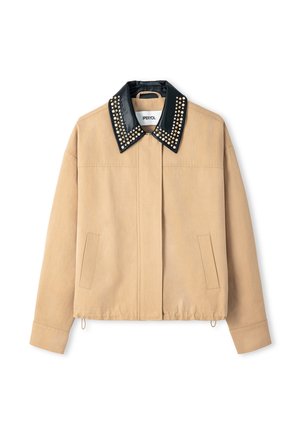 Beige jas met een zwarte gespikkelde kraag, voorzien van een knoopsluiting en zijzakken. Glad textuur met een ontspannen pasvorm ontwerp.