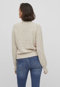 VILA VITULI - Pulover - birch