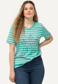 Ulla Popken STRIPED ANIMAL GRAPHIC - Camiseta estampada - turquoise green