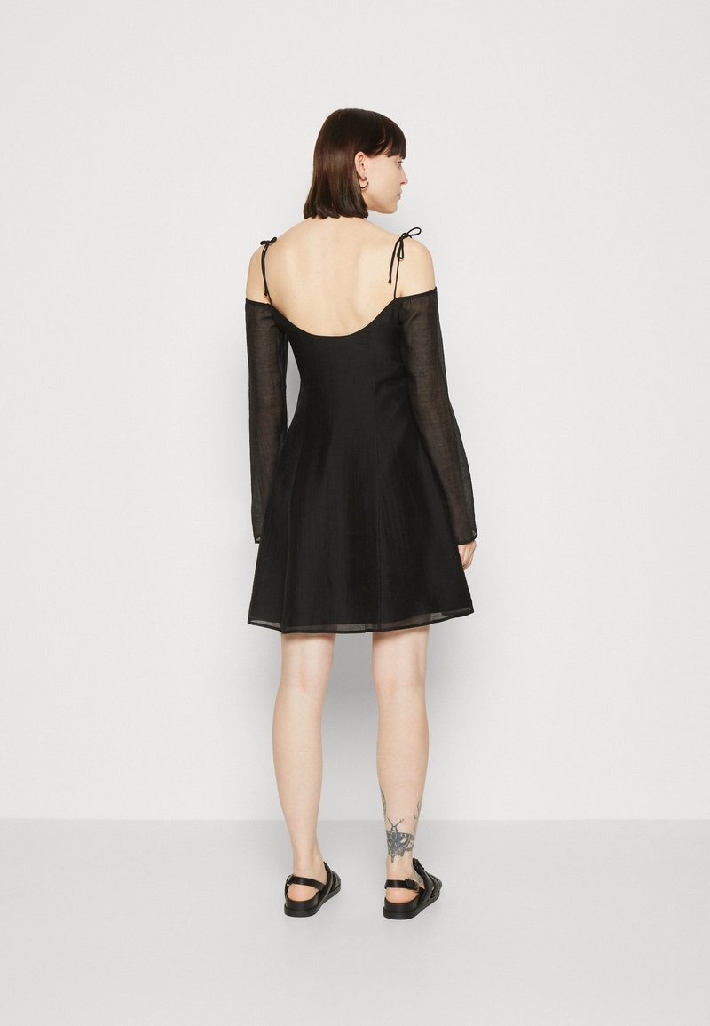 Calvin Klein Jeans CRINKLE OFF SHOULDER MINI DRESS - Denní šaty - black