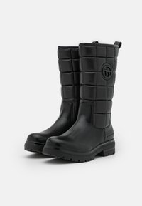 TOM TAILOR Botas con plataforma - black