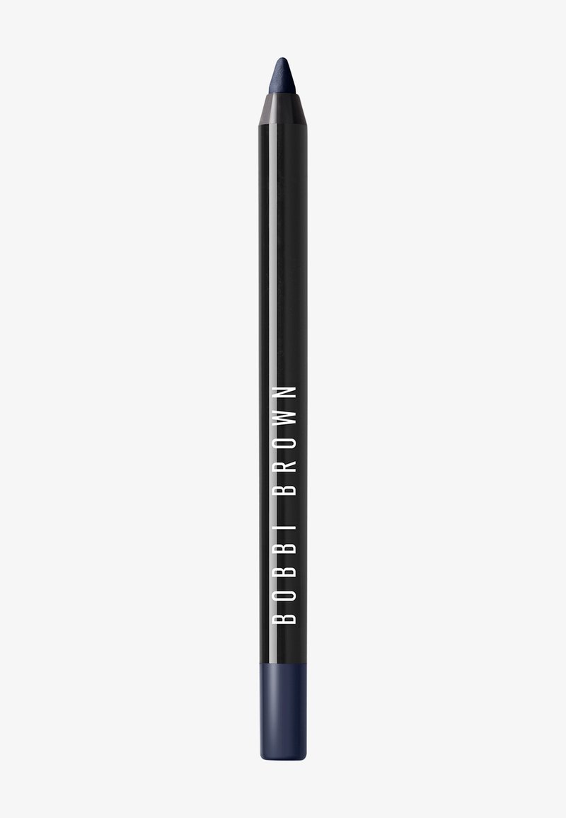 Bobbi Brown marinblå eyelinerpenna med en spetsig, vass topp och en glansig svart kropp med vit text längs längden.