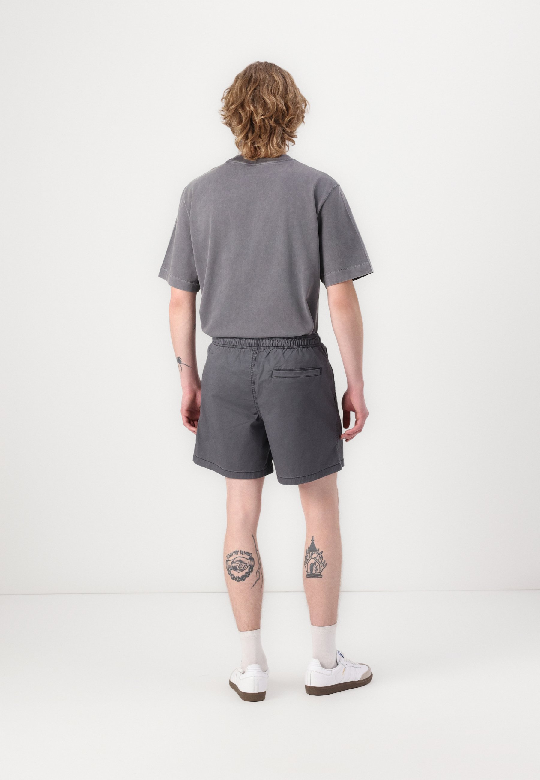 Hollister Co. Mid-Thigh Twill Pull-On Shorts - Shorts - iron gate