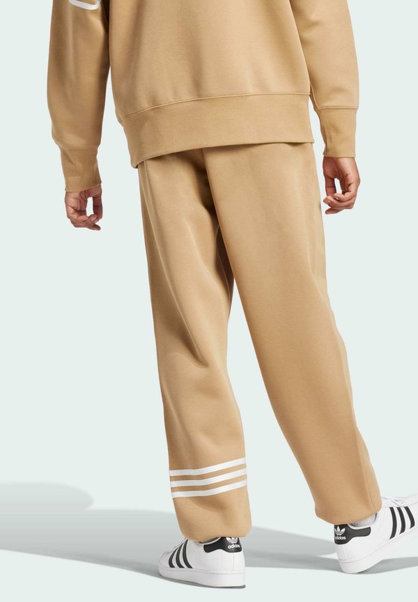 NEUCLASSICS LOOSE - Tracksuit bottoms - cardboard4