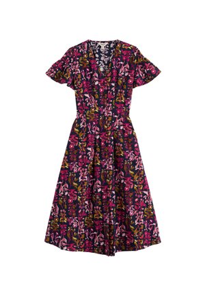 Tengerészkék, rövid ujjú ruha rózsaszín és olívazöld virágmintával, V-nyakú, deréknál illeszkedő, A-vonalú midi szoknyával.