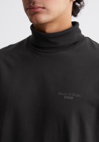 Marc O'Polo DENIM TURTLE NECK RELAXED FIT - Hosszú ujjú felső - black