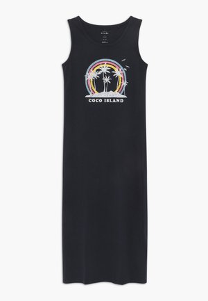 Zwarte mouwloze jurk met een kleurrijke afbeelding van palmbomen en een regenboog met de tekst "COCO ISLAND" in het midden. Gladde stof, lang model.