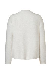 Weißer, strukturierter Pullover mit lockerem Schnitt, langen Ärmeln und rundem Halsausschnitt. Besitzt eine weiche, flauschige Oberfläche und gerippte Ärmelbündchen.