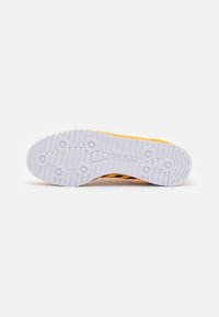 Thumbnail Image 8