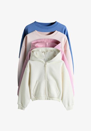 Trys sulankstyti džemperiai, sudėti vienas ant kito: priekyje kreminės spalvos užtraukiamas džemperis su gobtuvu, viduryje rožinis puloveris, gale mėlynas puloveris, visi ilgomis rankovėmis ir ribuotu rankogalio kraštu.